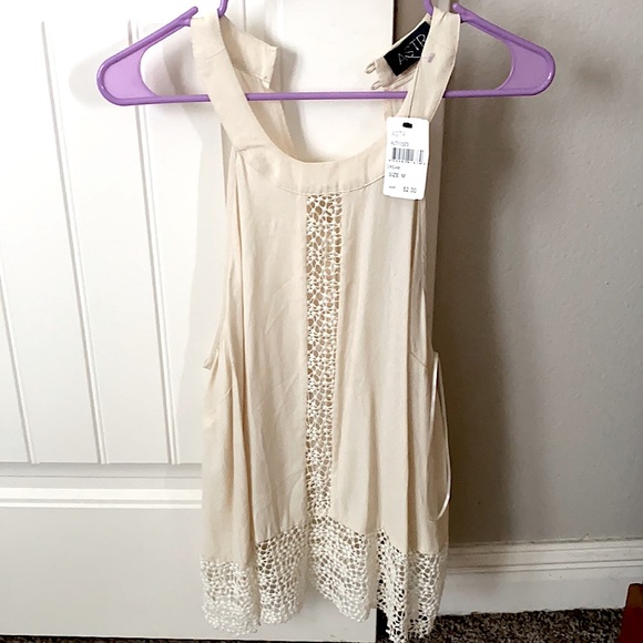 Cream Top! - Picture 3 of 4